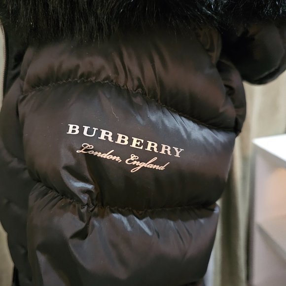 Burberry long puffer coat. - Picture 8 of 8